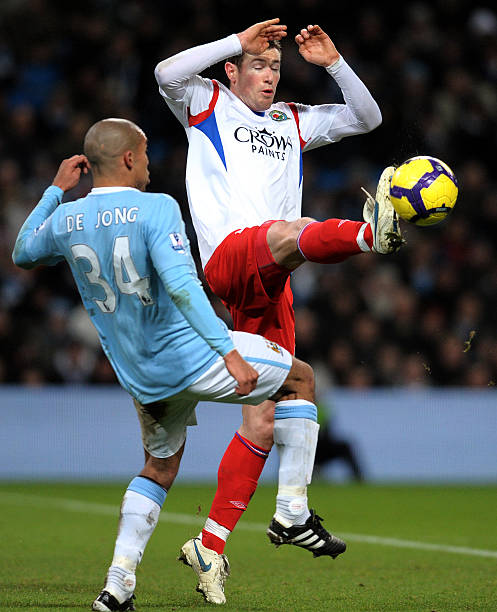 必须履行自 必须履行自